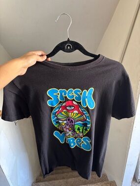 Black 'Fresh Vibes' Graphic Tee